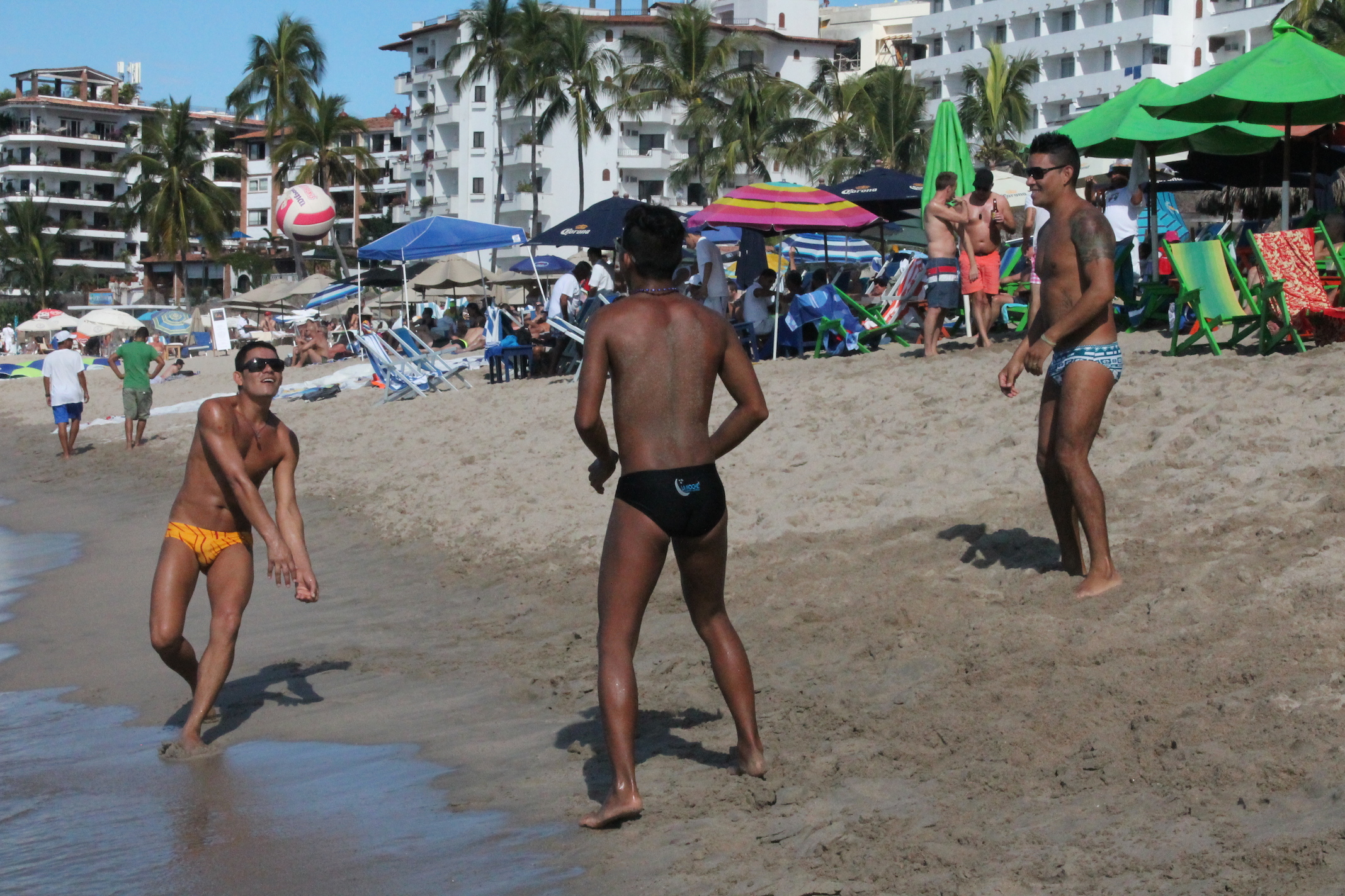Gay Puerto Vallarta Restaurants & Dining - More Photos II - Vallarta Gay Travel Guide Pics Images Pictures